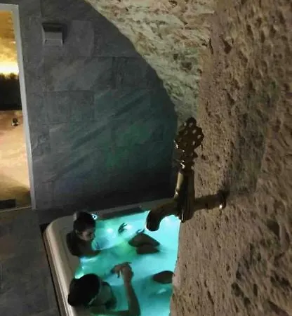 Jaccuzi & Des Caves Stanislas Нанси