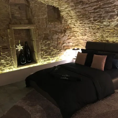 Jaccuzi & Des Caves Stanislas 낭시