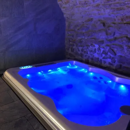 Jaccuzi & Des Caves Stanislas Нанси