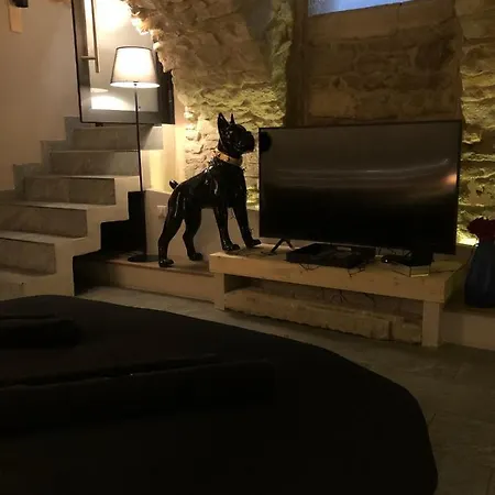 Jaccuzi & Des Caves Stanislas Апартаменты Нанси