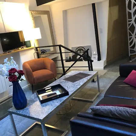 Jaccuzi & Des Caves Stanislas Apartman *